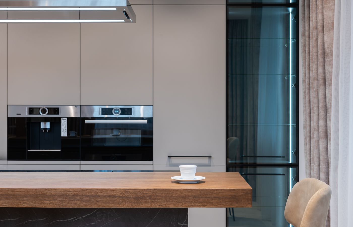 Bright contemporary kitchen with stainless appliances — Amana repair technicians near you